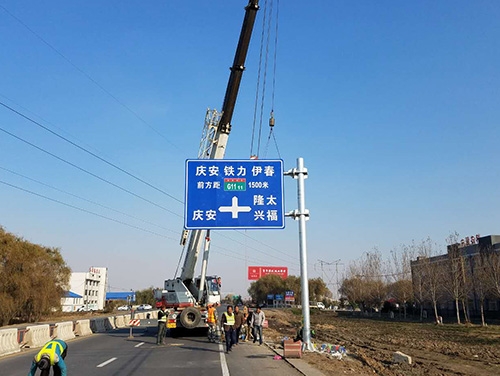 贵阳贵阳道路护栏网网片该如何进行正确的选购呢？